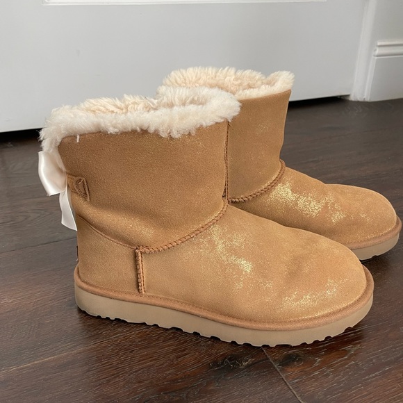 UGG womens sz9 mini Bailey bow glimmer chestnut brown boots - Picture 1 of 6